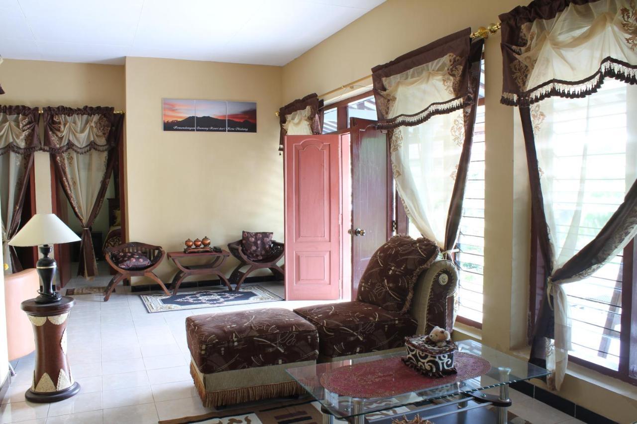 Marry Ind Gunung Kawi Guest House Malang Bumirejo エクステリア 写真